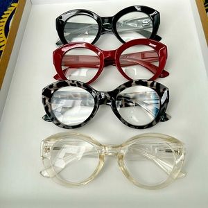 This is 4 Pairs of Reading glasses🤓! They are size +3.50. The brand is CE.